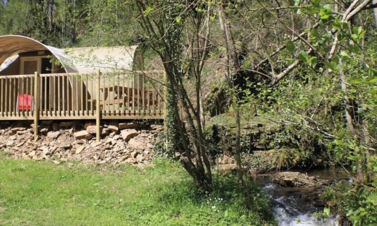 Saint-Constant-Fournoules House | ZEcamping toboggans piscine animaux acceptés locatif 16m2 4 pers