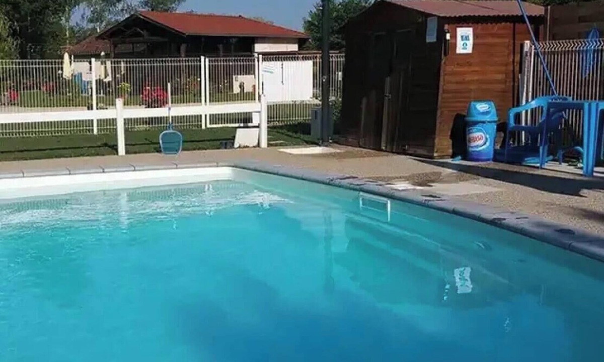 Sandrans House | ZEcamping 3 étoiles piscine couverte locatif BBQ 4 pers