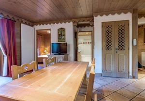 200m from resort center, floor -1, view ski slopes, fitness, swimming pool, sauna, hammam, balcony