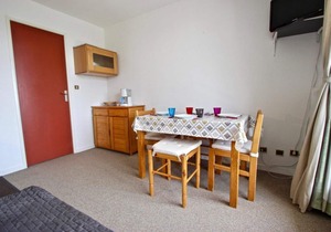 2nd floor, balcony, tv, ski locker, 21m², Chamrousse
