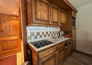 Apartment for 7, ski-in/ski-out, balcony