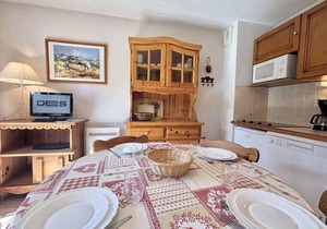 Cozy apartment near center - 5 guests