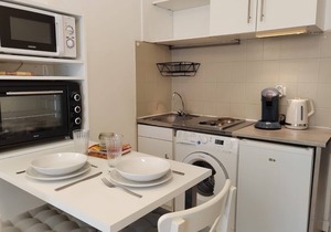 Elegant studio - Private parking - Close to transport Lyon 8 in Lyon