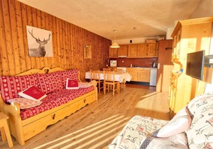 Residence Les Alpages - South apartment with mountain views, skis to the feet