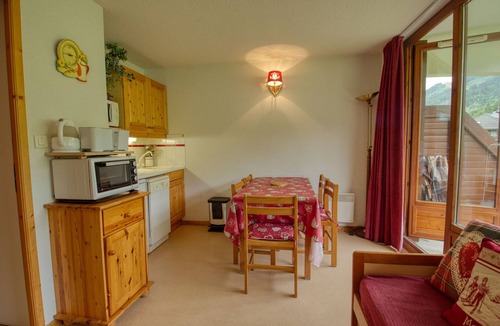 Les Esserts Apartment | 1-bedroom apt, mountain area, slopes view, 4-6 pax, south, skis