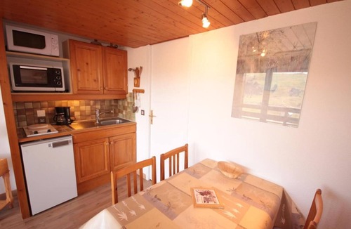 Les Saisies Apartment | 100m from resort center, 2nd floor, view ski slopes, balcony, tv, ski locker, 22m², Les Saisies