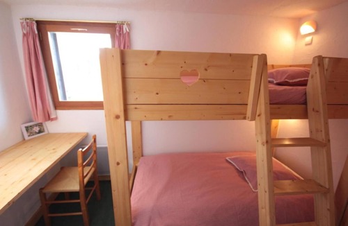 Les Saisies Apartment | 100m from resort center, 1st floor, view ski slopes, balcony, tv, ski locker, 25m², Les Saisies