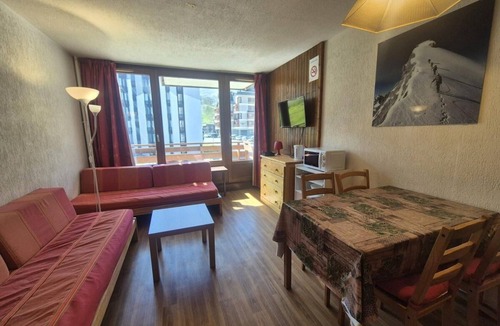 Val Claret Apartment | 100m from resort center, 1st floor, balcony, tv, ski locker, 24m², Tignes