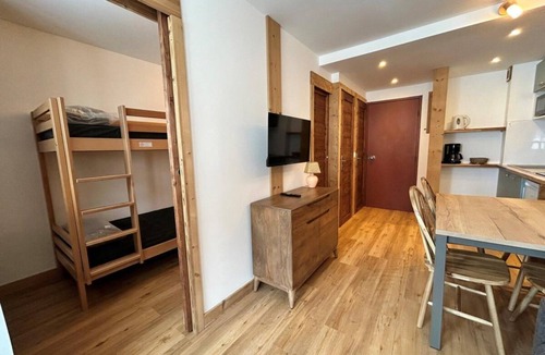 Tignes Apartment | 100m from resort center, 3rd floor, view mountain, balcony, 22m², Tignes