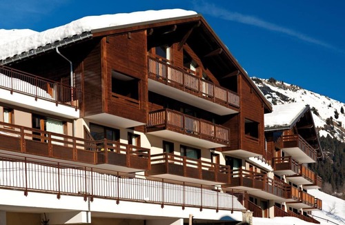 Hauteluce Apartment | 100m from shops, swimming pool, terrace, balcony, tv, 38m², Les Saisies