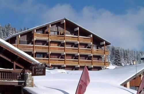 Les Saisies Apartment | 100m from ski slopes, 1st floor, view ski slopes, balcony, tv, ski locker, 22m², Les Saisies