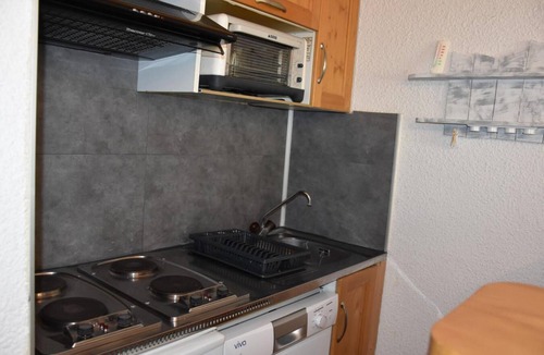 Pralognan-la-Vanoise Apartment | 10m from resort center, 2nd floor, balcony, parking, tv, 36m², Pralognan-la-Vanoise