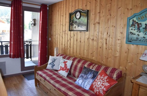 Pralognan-la-Vanoise Apartment | 10m from resort center, 2nd floor, balcony, parking, tv, 36m², Pralognan-la-Vanoise