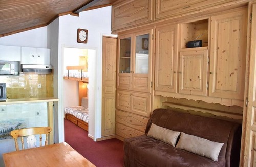 Pralognan-la-Vanoise Apartment | 10m from resort center, 4th floor, balcony, parking, tv, 24m², Pralognan-la-Vanoise