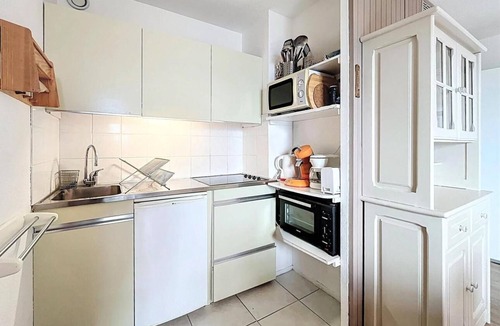 Le Corbier Apartment | 10m from resort center, 3rd floor, view mountain, swimming pool, tv, ski locker, 43m², Le Corbier
