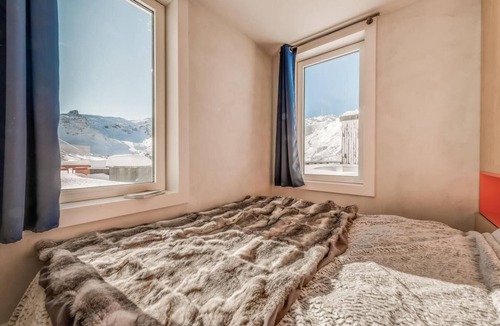 Tignes le Lac Apartment | 10m from resort center, 11st floor, tv, ski locker, 80m², Tignes