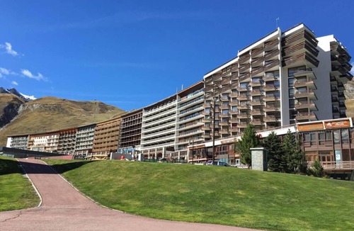 Tignes le Lac Apartment | 10m from resort center, 6th floor, balcony, tv, ski locker, 40m², Tignes