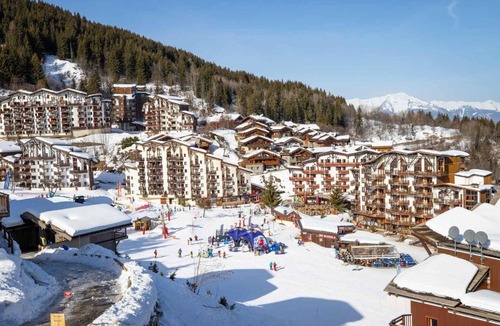 La Perriere Apartment | 150m from resort center, 3rd floor, balcony, ski locker, 41m², La Tania