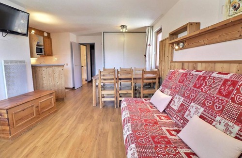 La Perriere Apartment | 150m from resort center, 2nd floor, balcony, ski locker, 41m², La Tania