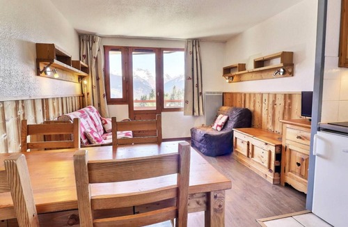 La Perriere Apartment | 150m from resort center, 5th floor, balcony, ski locker, 31m², La Tania
