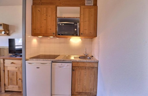 La Perriere Apartment | 150m from resort center, 9th floor, balcony, ski locker, 31m², La Tania