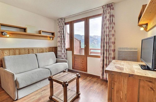 La Perriere Apartment | 150m from resort center, 9th floor, balcony, ski locker, 31m², La Tania