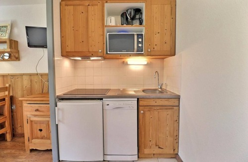 La Perriere Apartment | 150m from resort center, 2nd floor, balcony, ski locker, 31m², La Tania