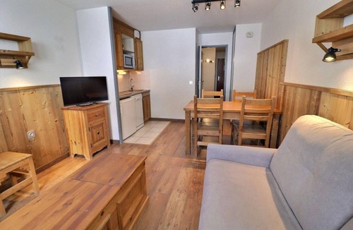 La Perriere Apartment | 150m from resort center, 2nd floor, balcony, ski locker, 31m², La Tania