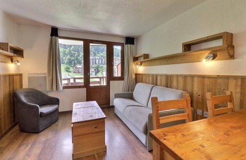 La Perriere Apartment | 150m from resort center, 6th floor, balcony, ski locker, 25m², La Tania