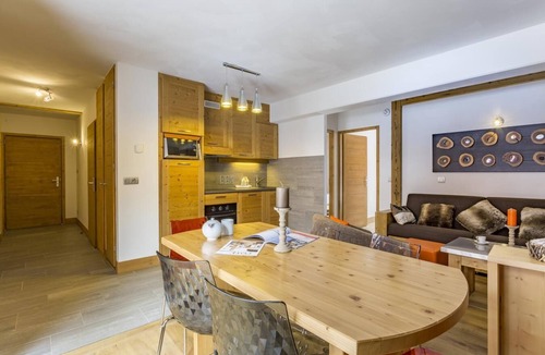 Les Brevieres Apartment | 150m from resort center, fitness, swimming pool, sauna, hammam, balcony, tv, 112m², Tignes