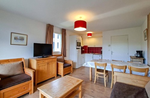 Flaine Apartment | 150m from shops, 2nd floor, balcony, parking, tv, ski locker, 60m², Flaine