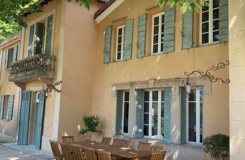 Est House | 17th century estate near Aix-en-Provence