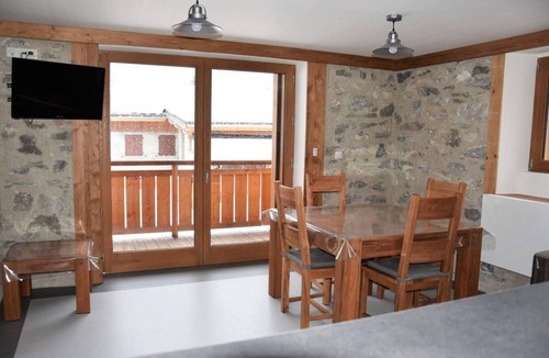 Pralognan-la-Vanoise Apartment | 1st floor, balcony, parking, tv, 32m², Pralognan-la-Vanoise