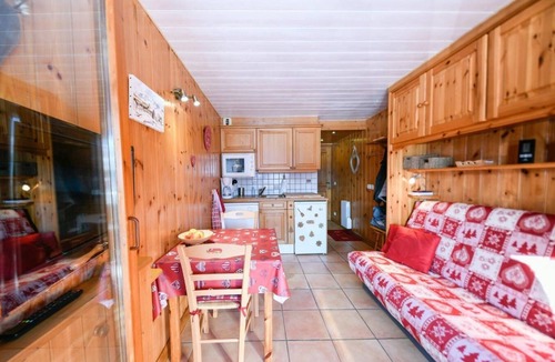 Les Saisies Apartment | 1st floor, view ski slopes, tv, ski locker, 14m², Les Saisies