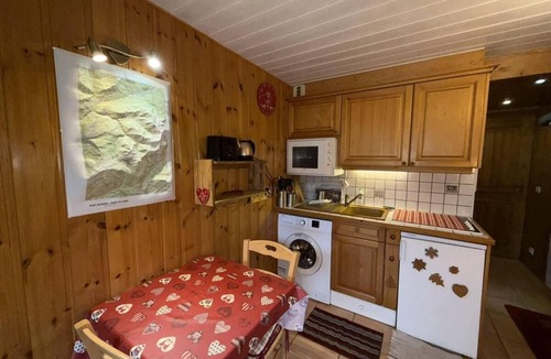 Les Saisies Apartment | 1st floor, view ski slopes, tv, ski locker, 14m², Les Saisies