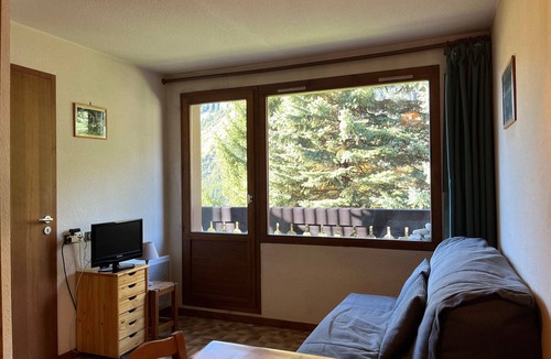 Pralognan-la-Vanoise Apartment | 2-room apartment with pool access, near slopes, max 4 guests