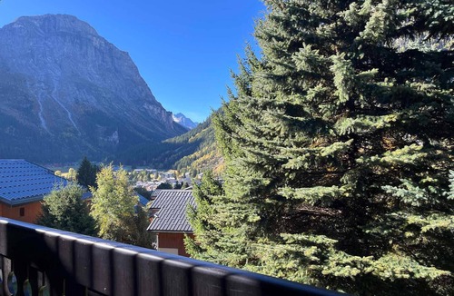 Pralognan-la-Vanoise Apartment | 2-room apartment with pool access, near slopes, max 4 guests
