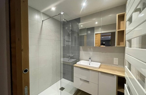 Val Claret Apartment | 2-room renovated at the foot of the slopes, south-west facing