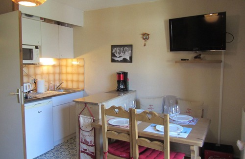 Les Contamines-Montjoie Apartment | 2-star studio for 4 people with balcony and covered parking