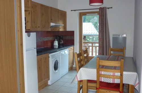 Pralognan-la-Vanoise Apartment | 200m from resort center, 2nd floor, balcony, tv, ski locker, 43m², Pralognan-la-Vanoise
