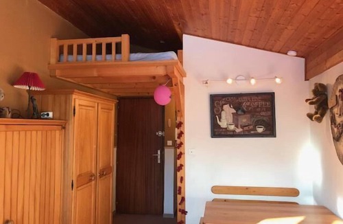 Combloux Apartment | 200m from resort center, 2nd floor, view mountain, tv, 21m², Combloux