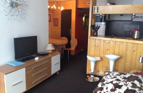 Arc-2000 Apartment | 200m from resort center, 10th floor, tv, 44m², Les Arcs