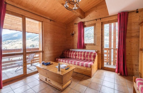 Lanslevillard Apartment | 200m from resort center, fitness, swimming pool, sauna, hammam, balcony, fireplace or stove, tv