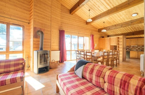 Lanslevillard Apartment | 200m from resort center, fitness, swimming pool, sauna, hammam, fireplace or stove, tv, ski locker