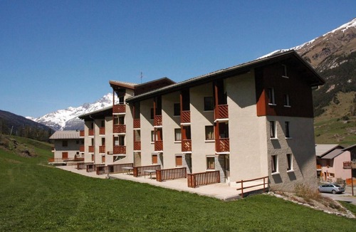 Lanslevillard Apartment | 200m from resort center, 3rd floor, balcony, tv, ski locker, 42m², Val Cenis