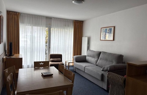 Eaux-Bonnes Apartment | 20m from resort center, 1st floor, view ski slopes, fitness, swimming pool, sauna, tv, ski locker