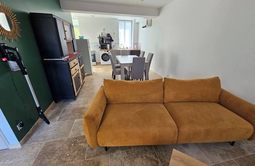 Bourbon-Lancy House | 25 minutes from Le Pal Park, 1 km from downtown Bourbon-Lancy