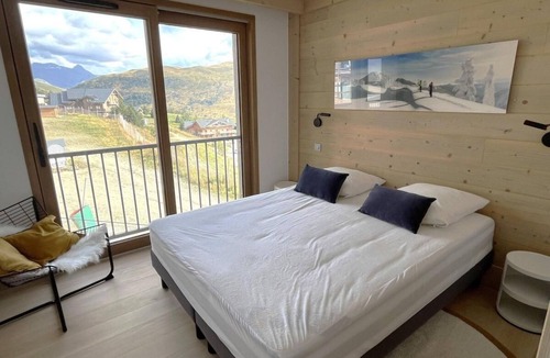 Bergers Apartment | 2nd floor, fitness, swimming pool, sauna, hammam, balcony, tv, ski locker, 65m², Alpe d'Huez
