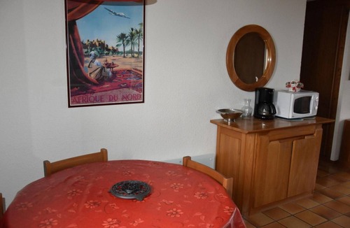 Pralognan-la-Vanoise Apartment | 2nd floor, swimming pool, balcony, tv, ski locker, 54m², Pralognan-la-Vanoise