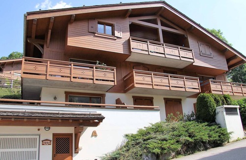 La Clusaz Apartment | 3-bedroom apartment for 6-8 people with balcony and garage in La Clusaz